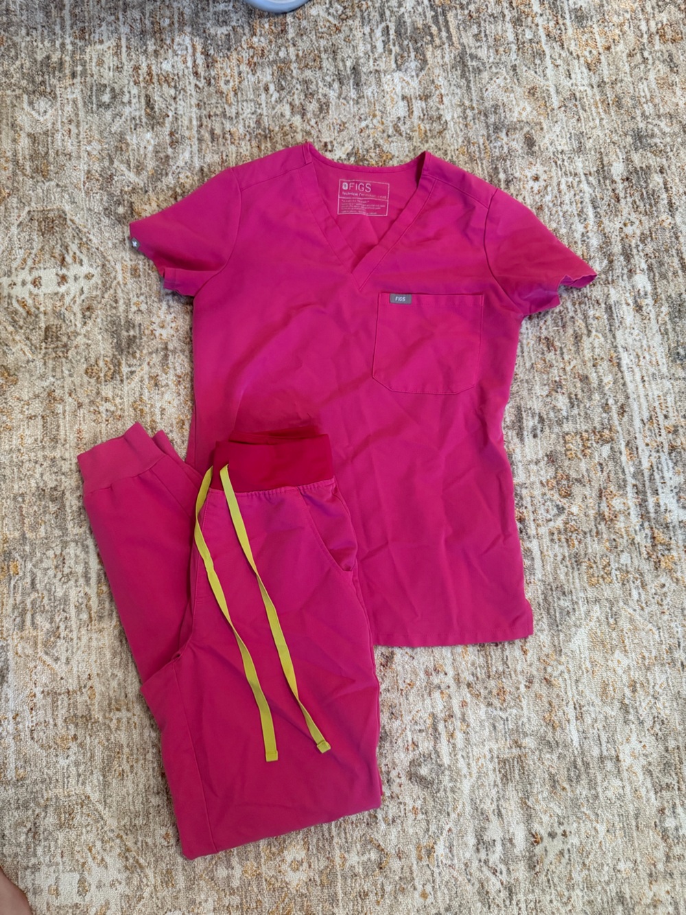 FIGS V Neck + Jogger Scrub Set size XXS in shocking pink